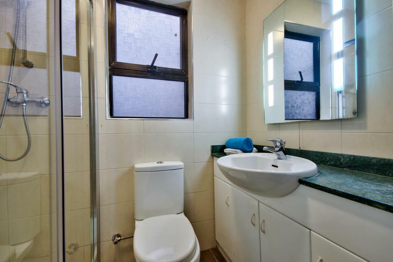 Spinola Court - Stunning Seaview Apartment & Penthouse On Spinola Bay By Shortletsmalta Saint Julian's Bagian luar foto