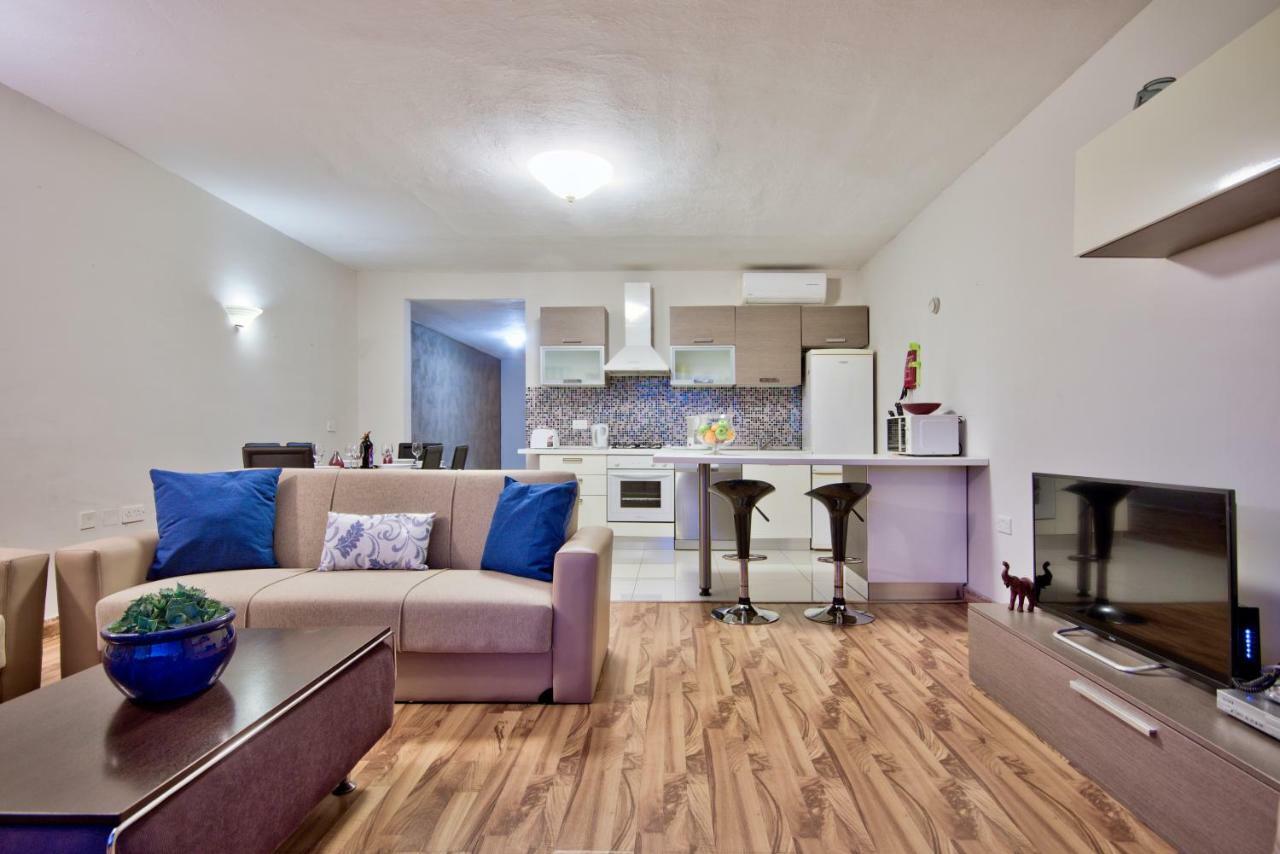 Spinola Court - Stunning Seaview Apartment & Penthouse On Spinola Bay By Shortletsmalta Saint Julian's Bagian luar foto